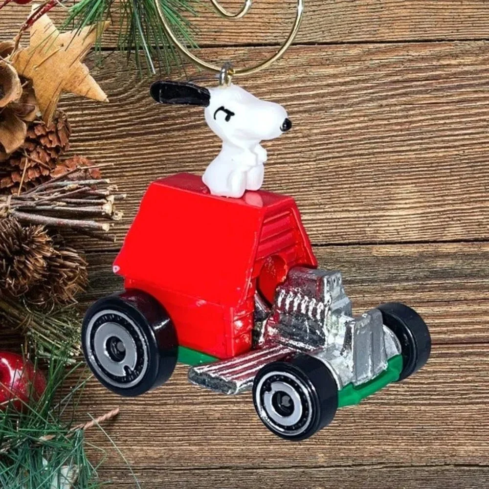 Peanuts Snoopy Dog House Car 1:64 Scale ONE‎ OF A KIND Christmas Tree Ornament